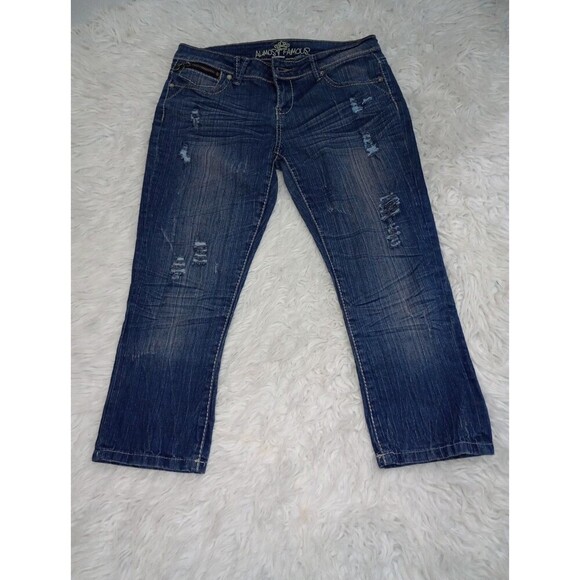 Womens Almost Famous Low Rise Distressed Capri Jeans Size 7 Medium Wash - Picture 2 of 12
